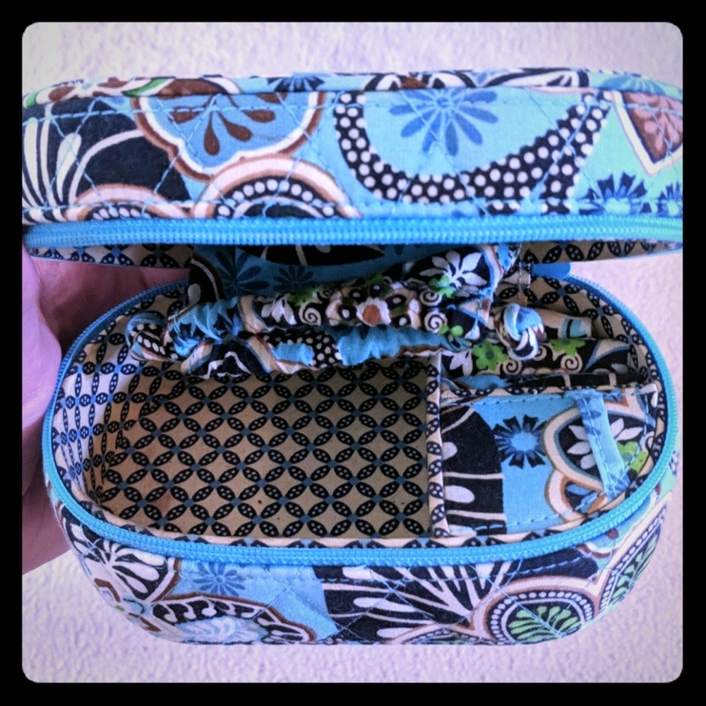 Vera bradley jewelry case!